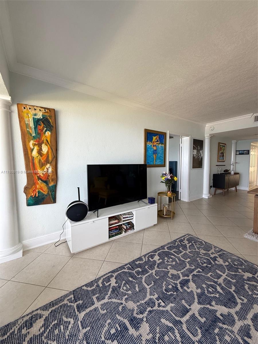 WILTSHIRE HOUSE - Residential Lease