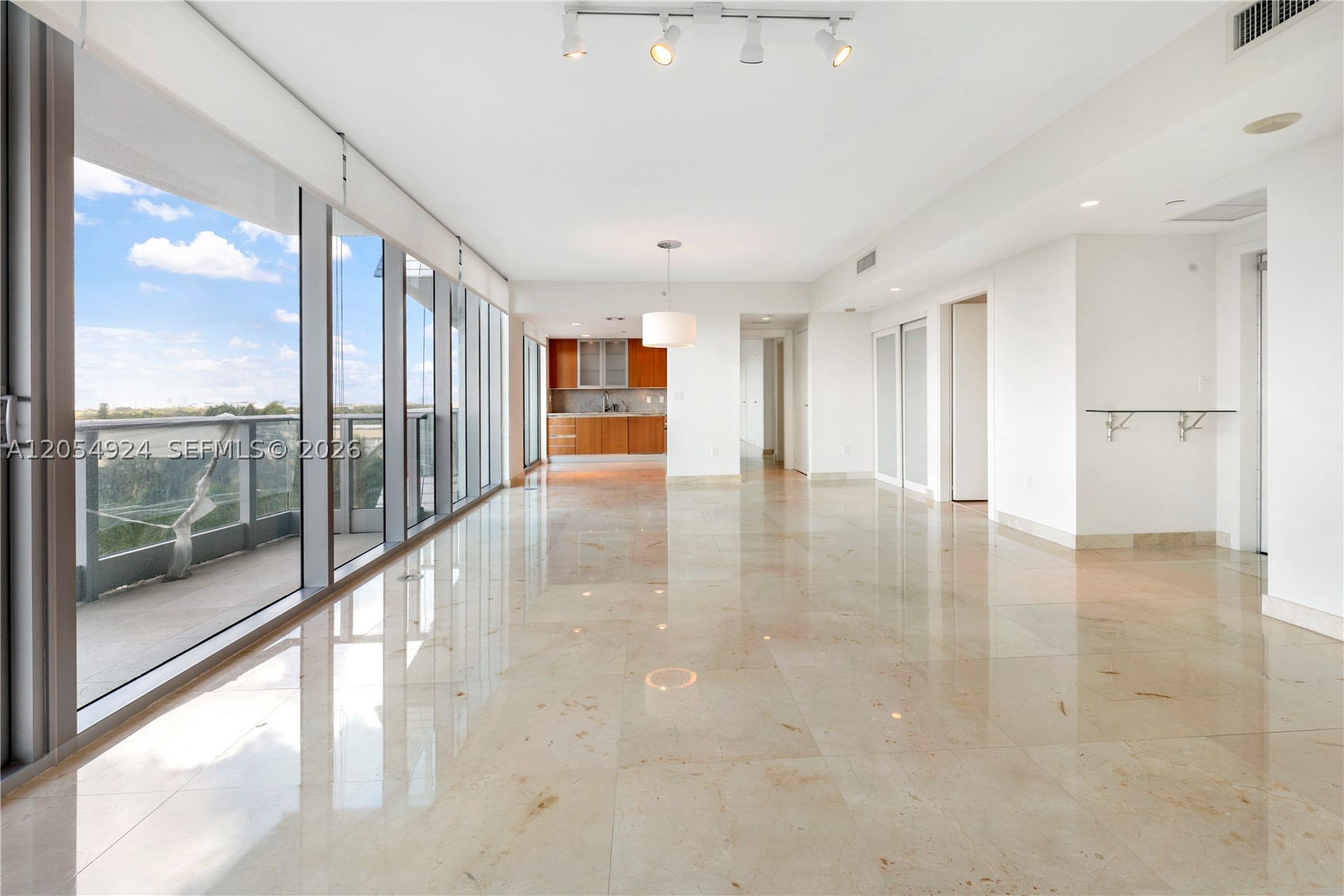 2627 S Bayshore Dr 1008