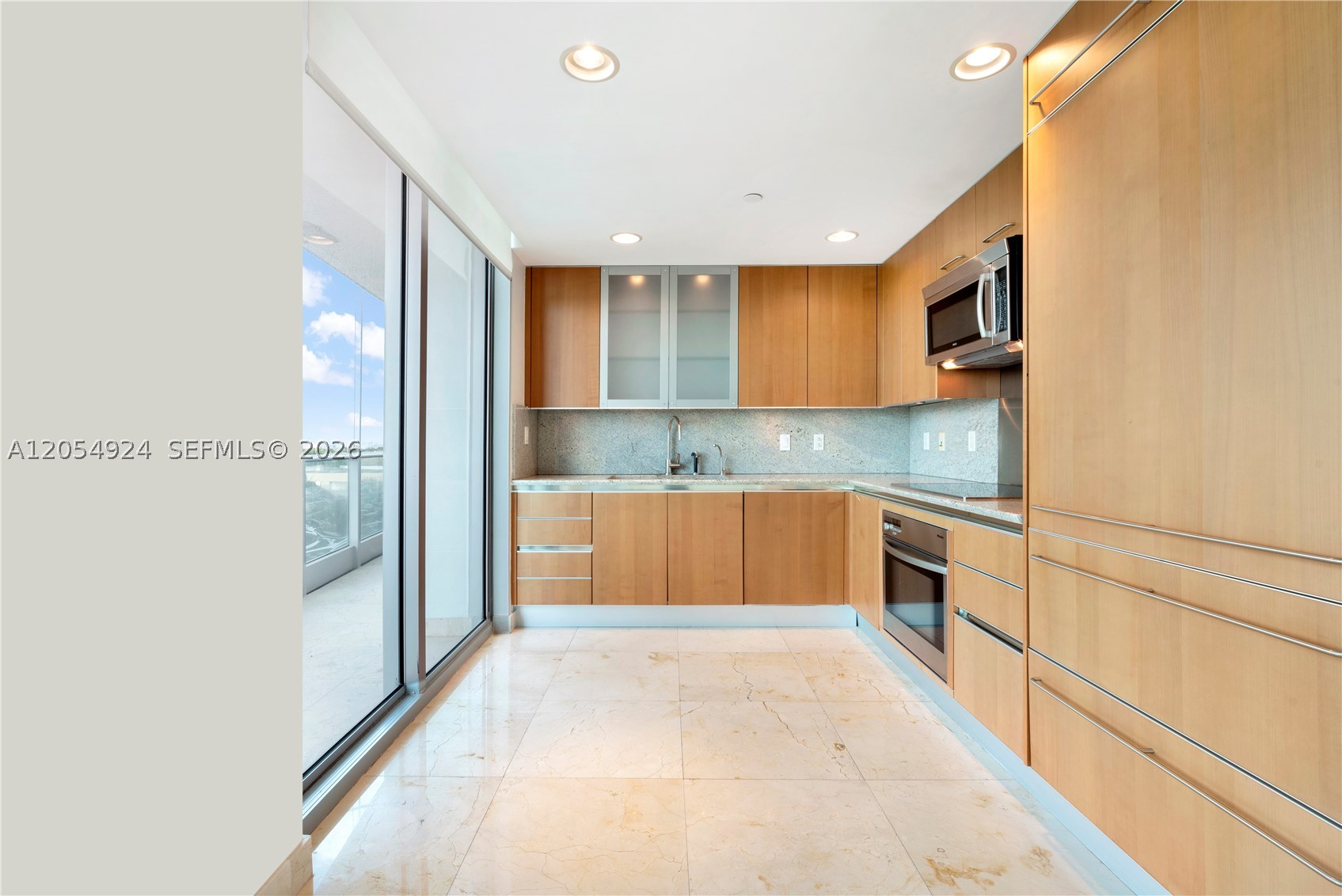 2627 S Bayshore Dr 1008