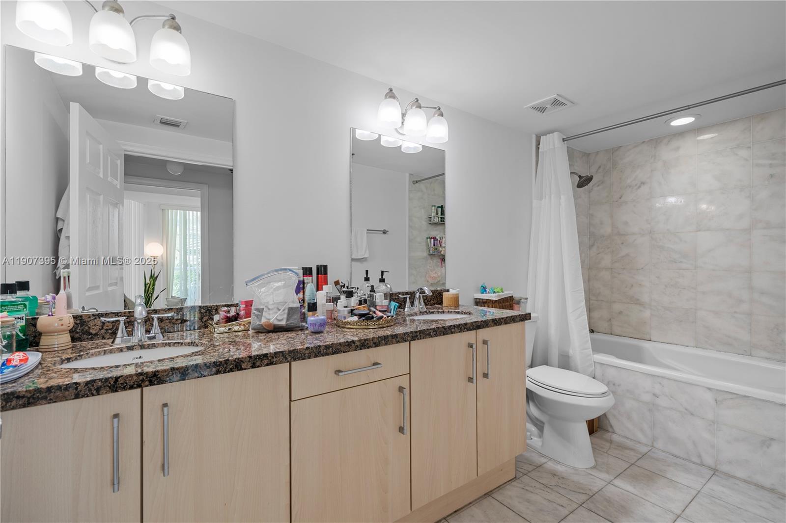 CASABLANCA VILLAS CONDO - Residential Lease