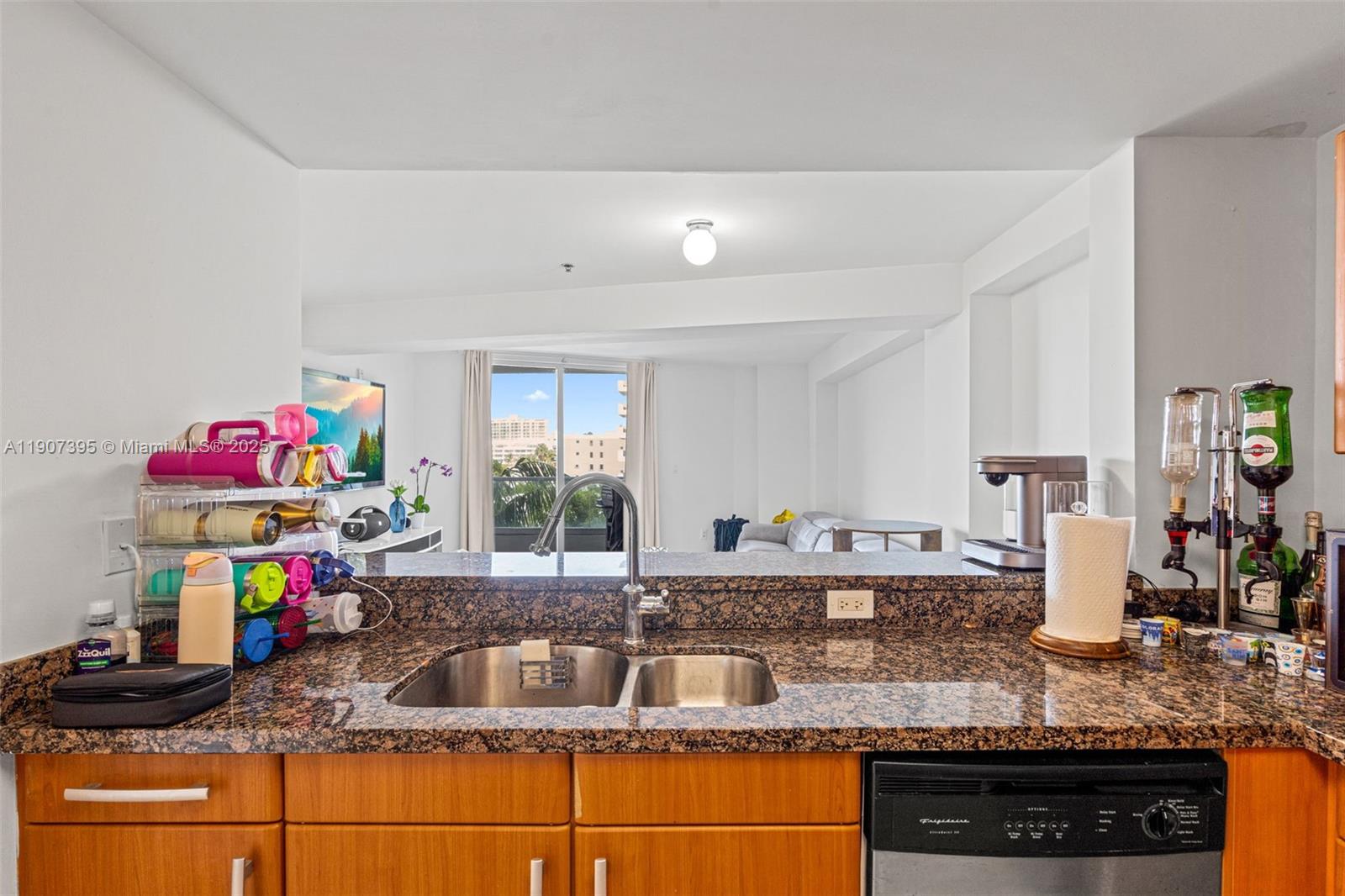 CASABLANCA VILLAS CONDO - Residential Lease