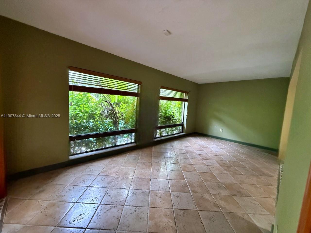 CORAL GABLES SEC E - Residential Lease