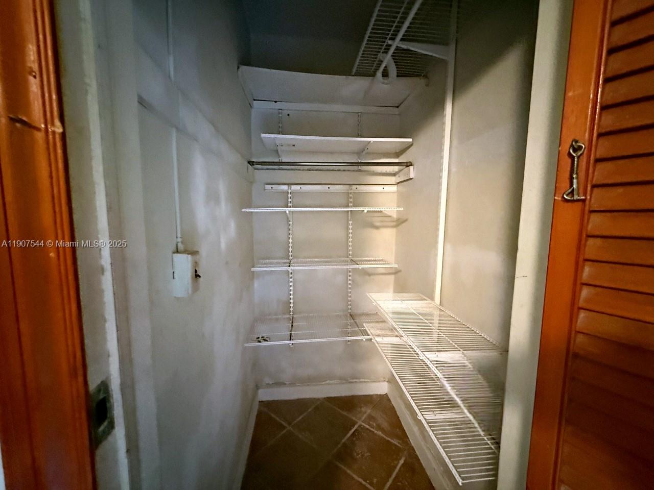 CORAL GABLES SEC E - Residential Lease