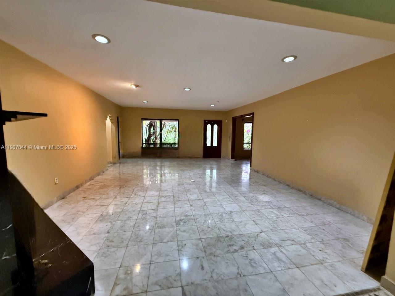 CORAL GABLES SEC E - Residential Lease