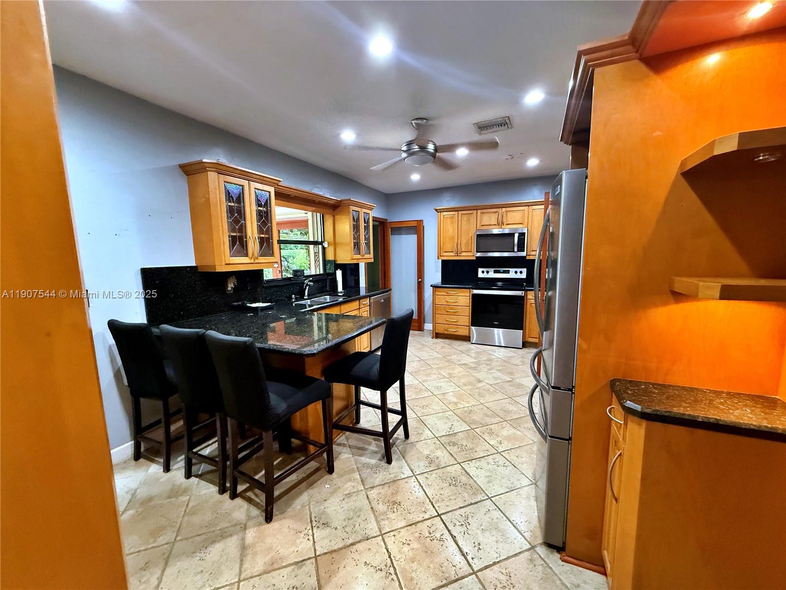 CORAL GABLES SEC E - Residential Lease