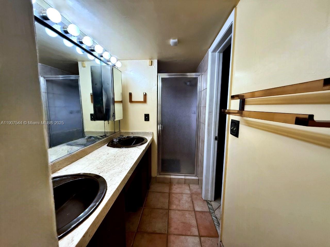 CORAL GABLES SEC E - Residential Lease