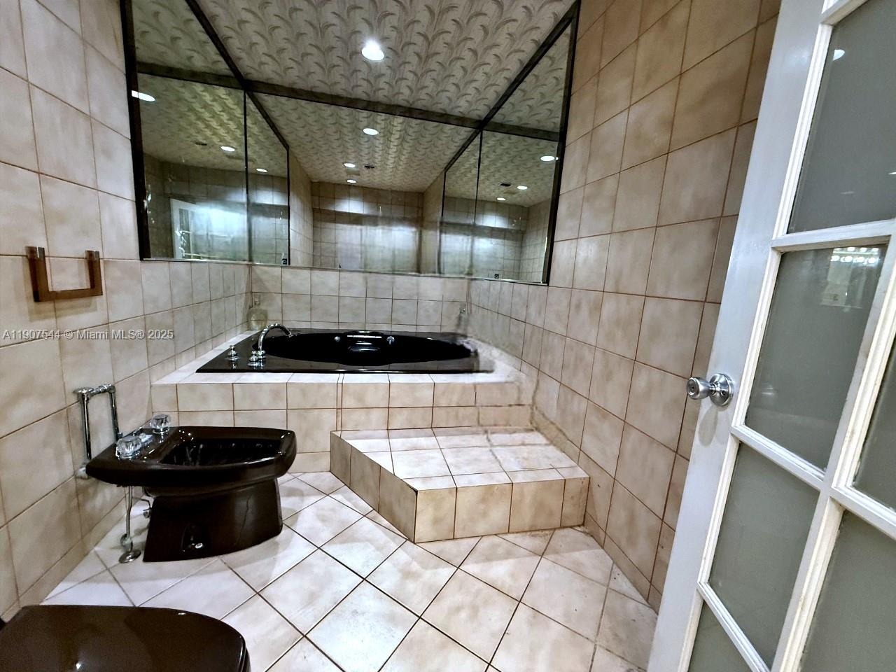 CORAL GABLES SEC E - Residential Lease