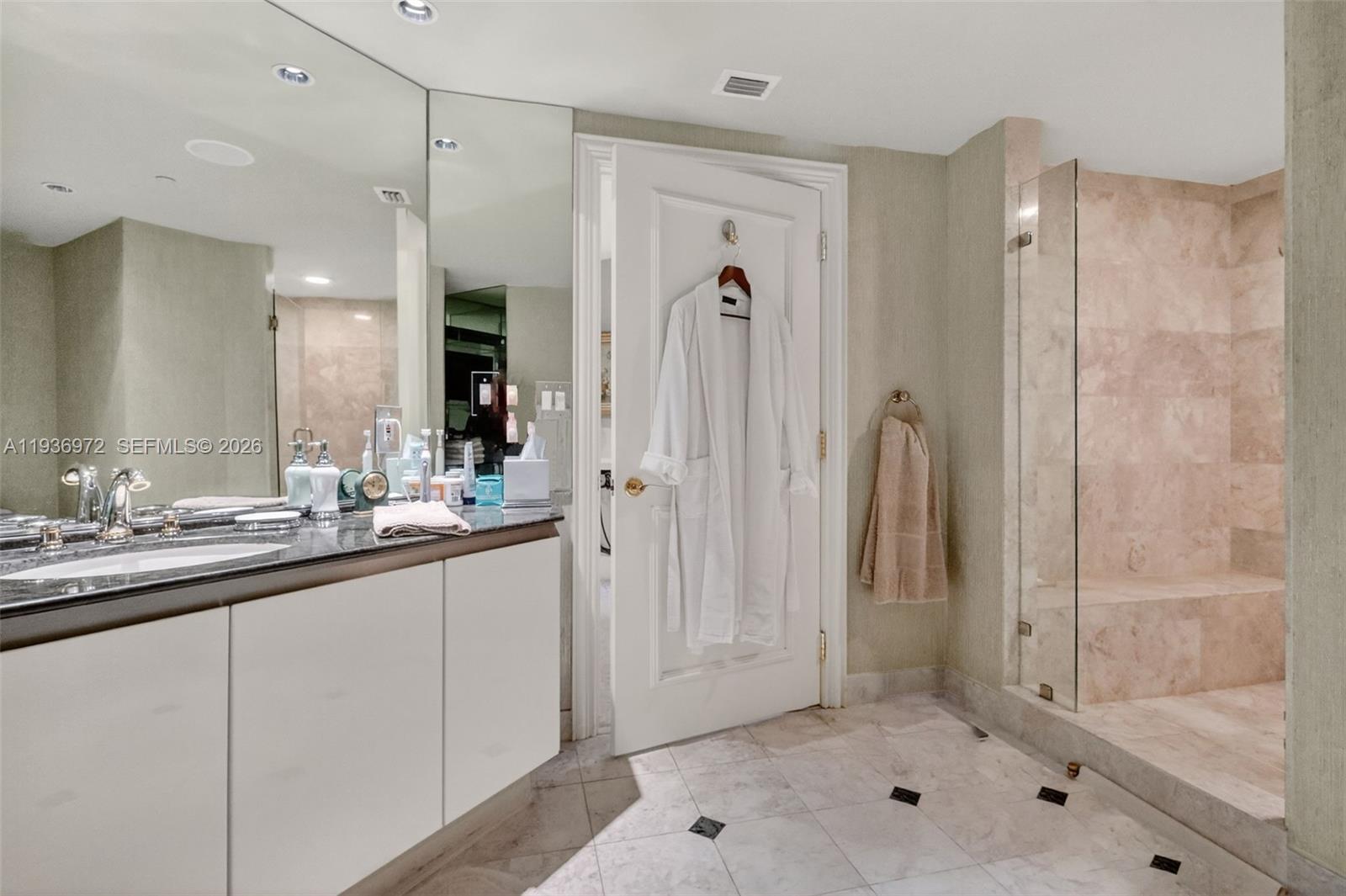 2600 ISL BLVD WILLIAMS IS - Residential