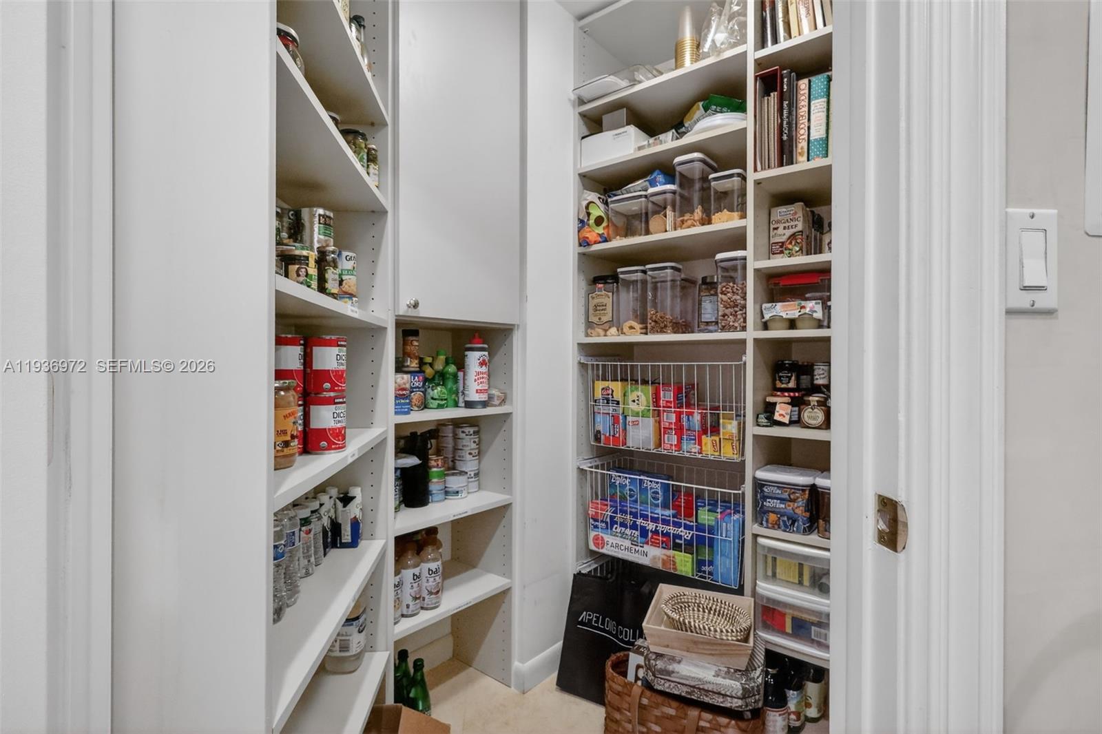 2600 ISL BLVD WILLIAMS IS - Residential