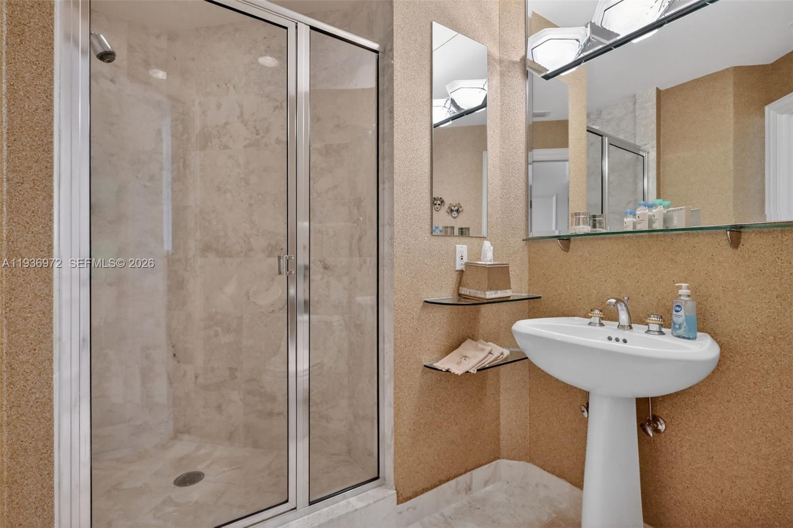 2600 ISL BLVD WILLIAMS IS - Residential