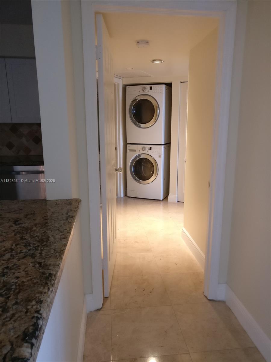 MYSTIC POINTE TOWER 500 C - Residential