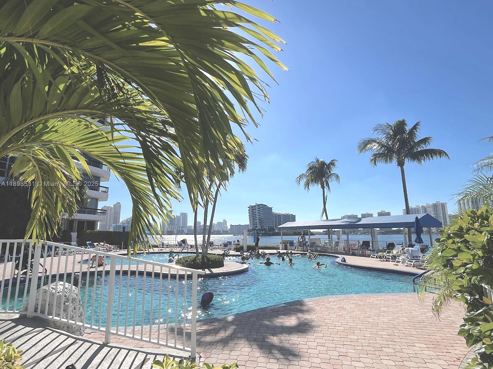 MYSTIC POINTE TOWER 500 C - Residential