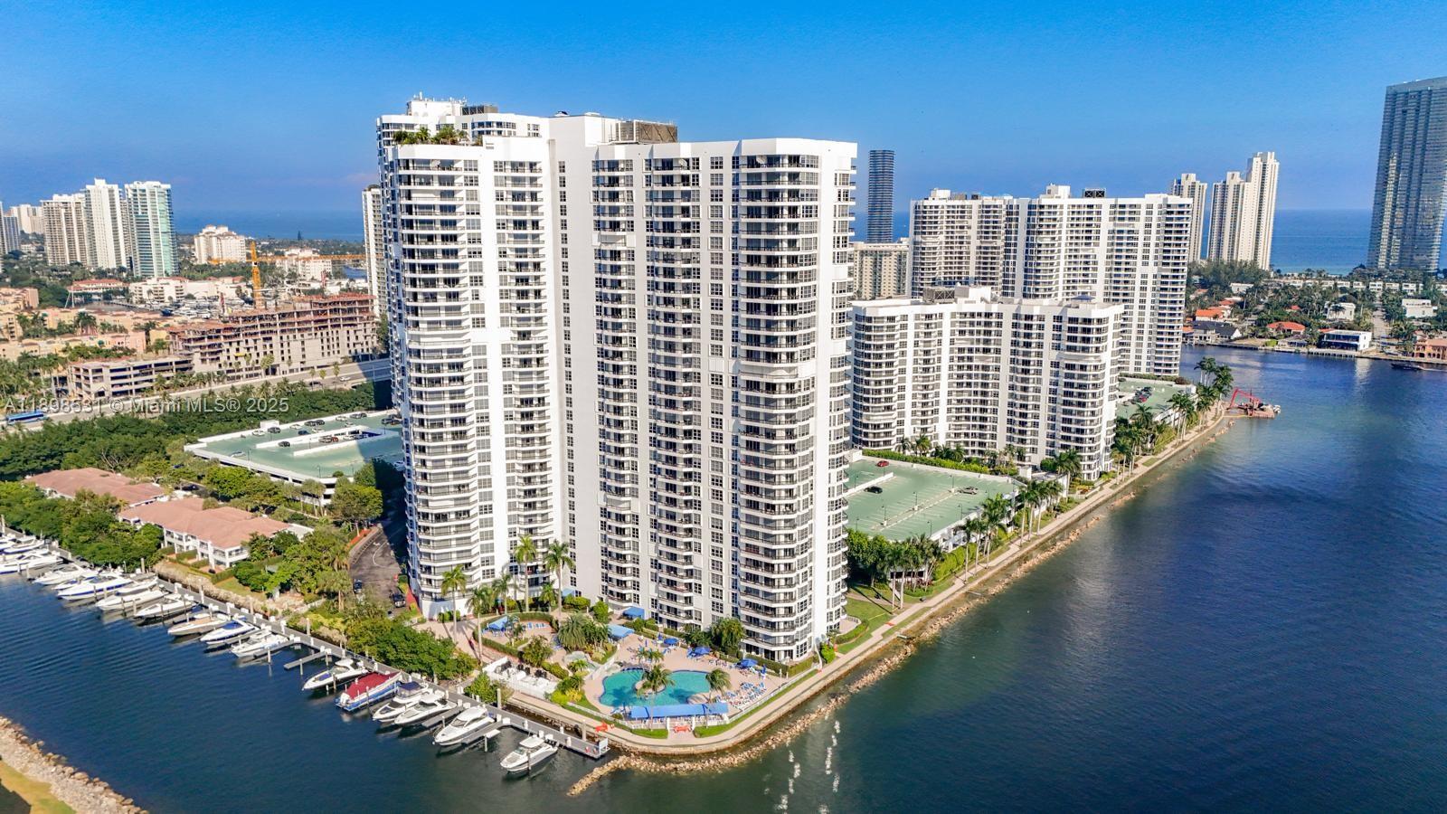 MYSTIC POINTE TOWER 500 C - Residential