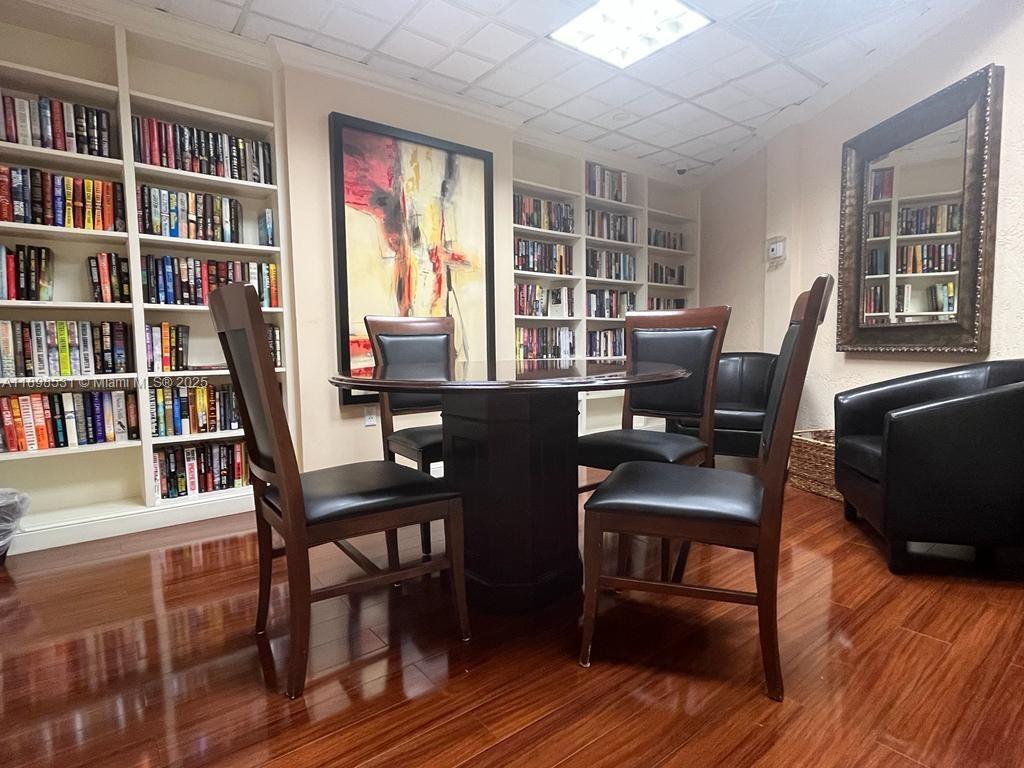 MYSTIC POINTE TOWER 500 C - Residential
