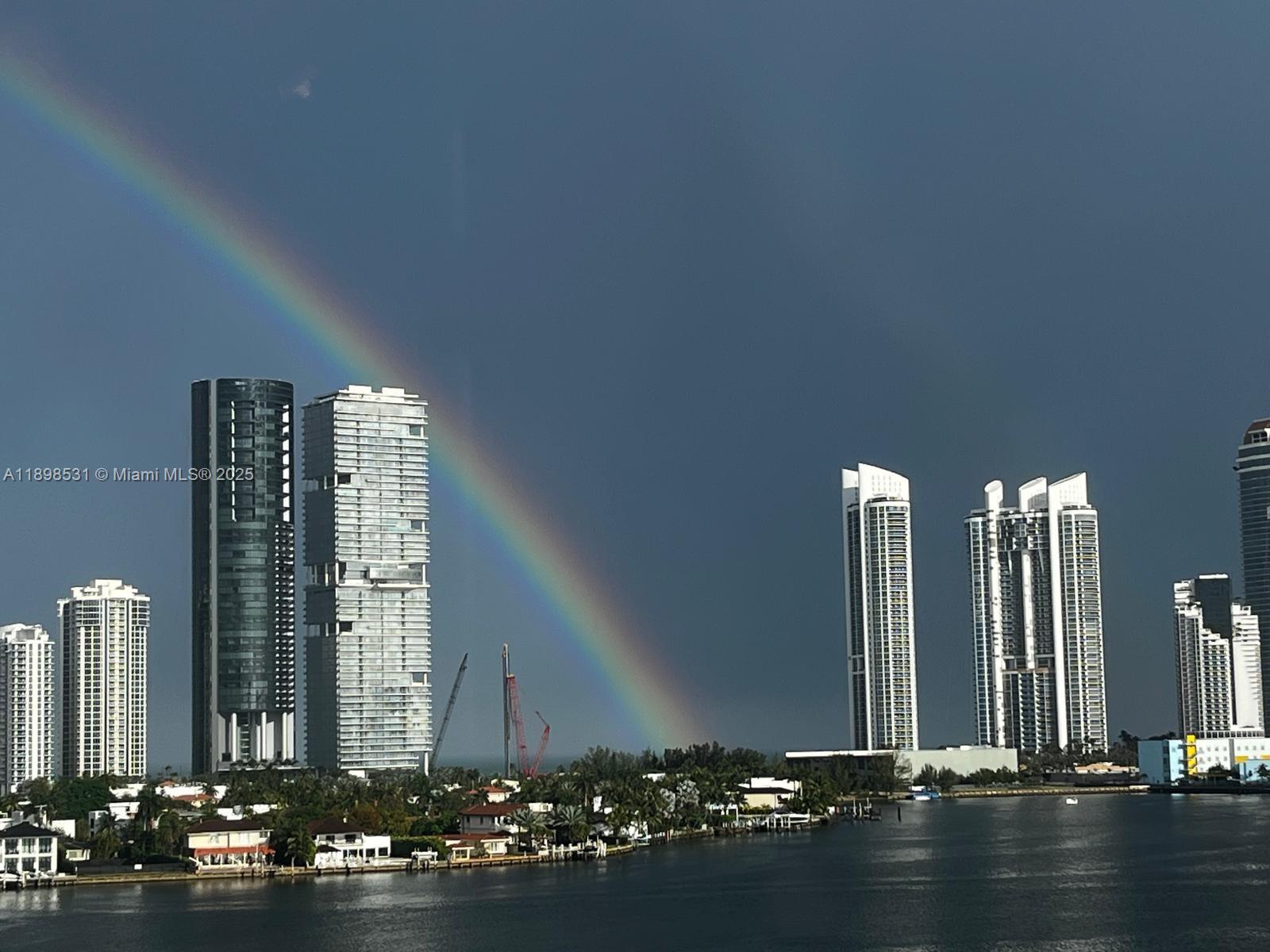 MYSTIC POINTE TOWER 500 C - Residential