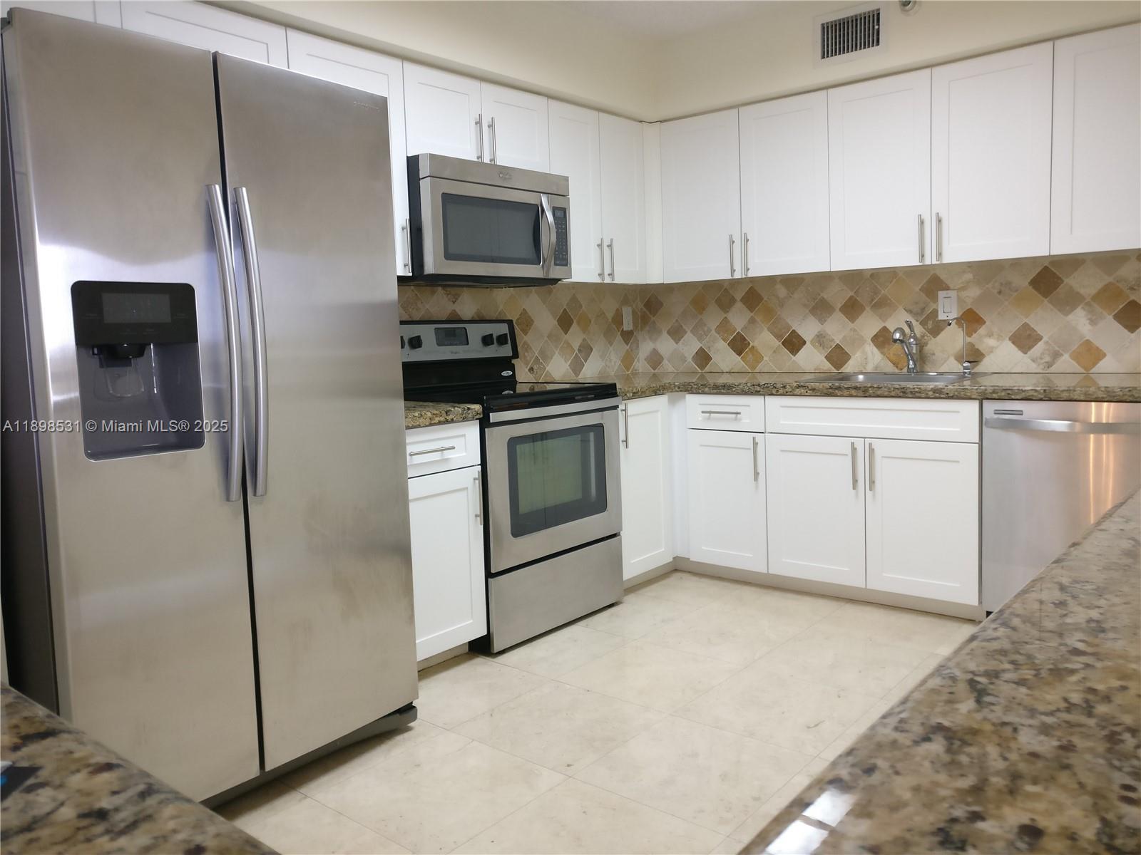 MYSTIC POINTE TOWER 500 C - Residential