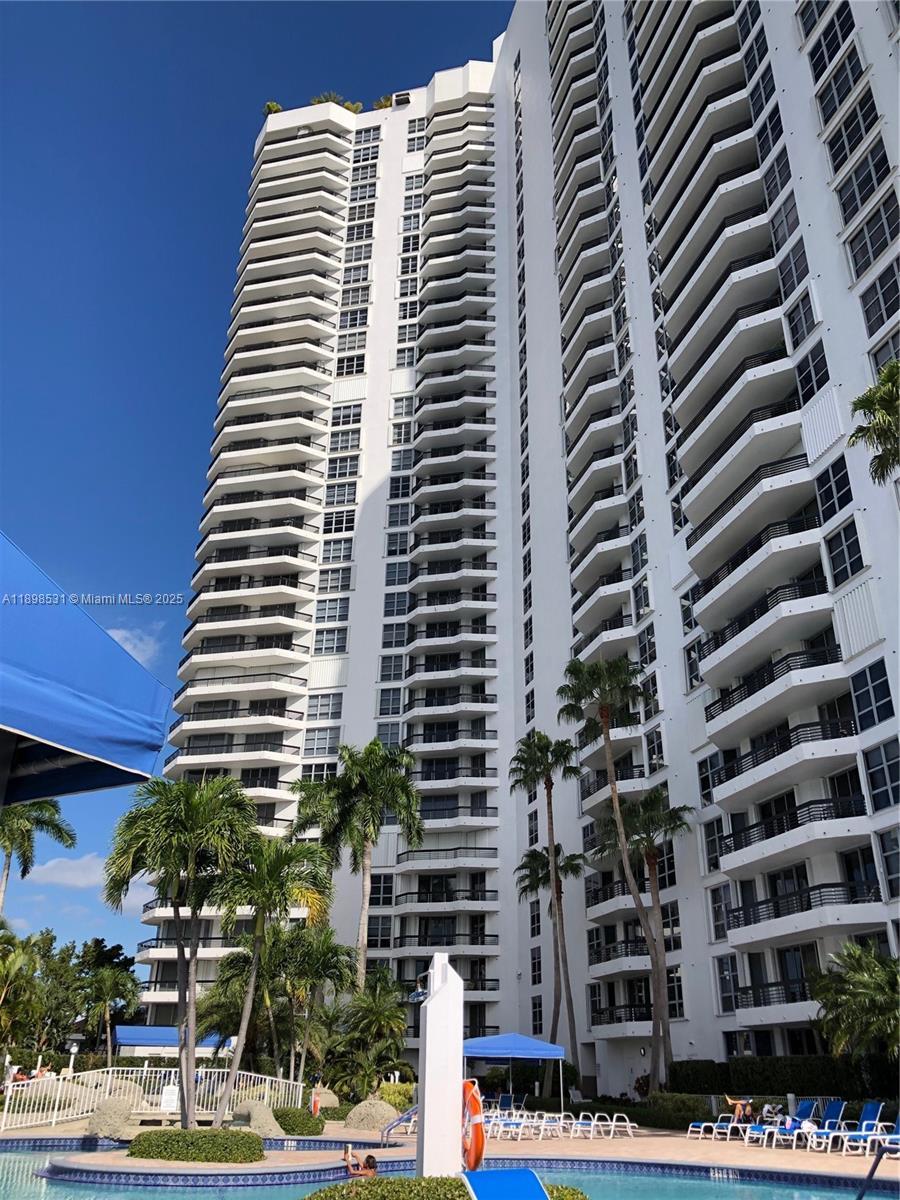 MYSTIC POINTE TOWER 500 C - Residential