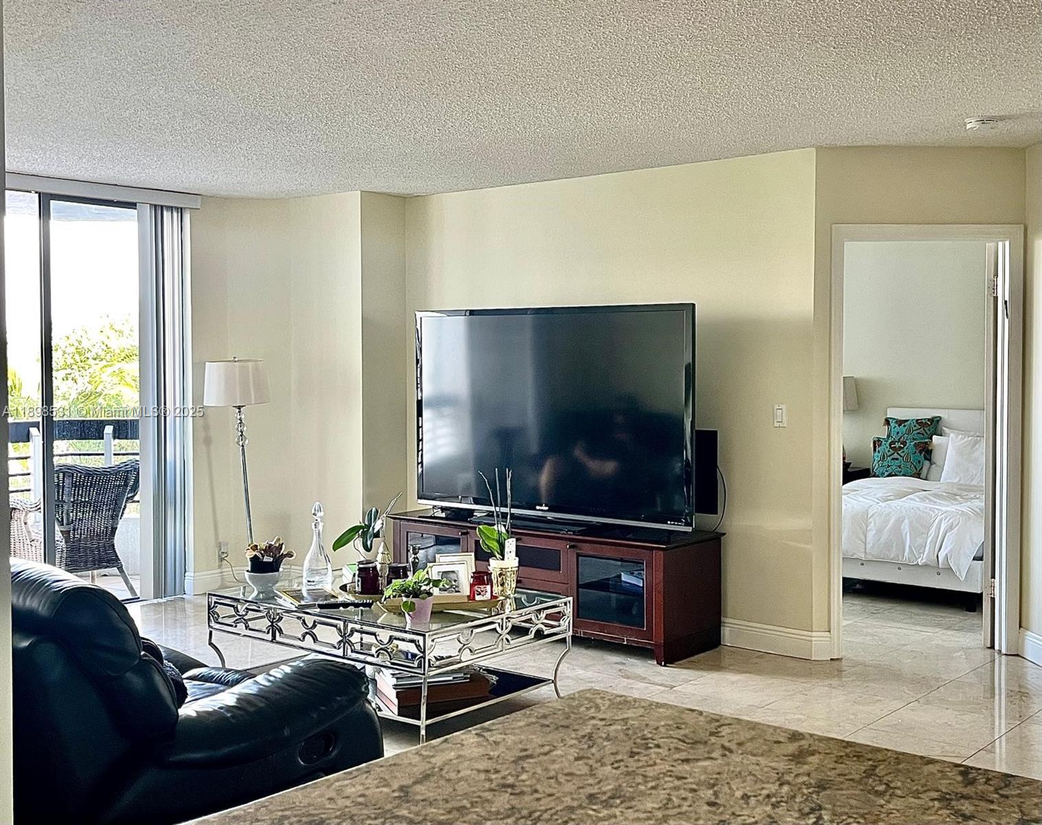 MYSTIC POINTE TOWER 500 C - Residential