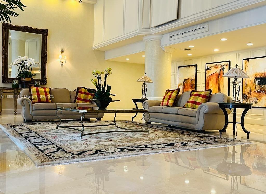 MYSTIC POINTE TOWER 500 C - Residential
