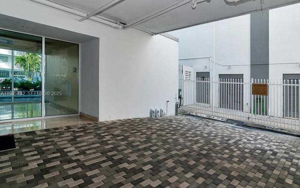 LINCOLN PALACE CONDO - Residential Lease