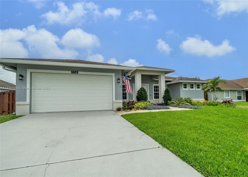 Photo of 538 SW Kabot Ave, Port Saint Lucie, FL 34953 (MLS # A11376368)