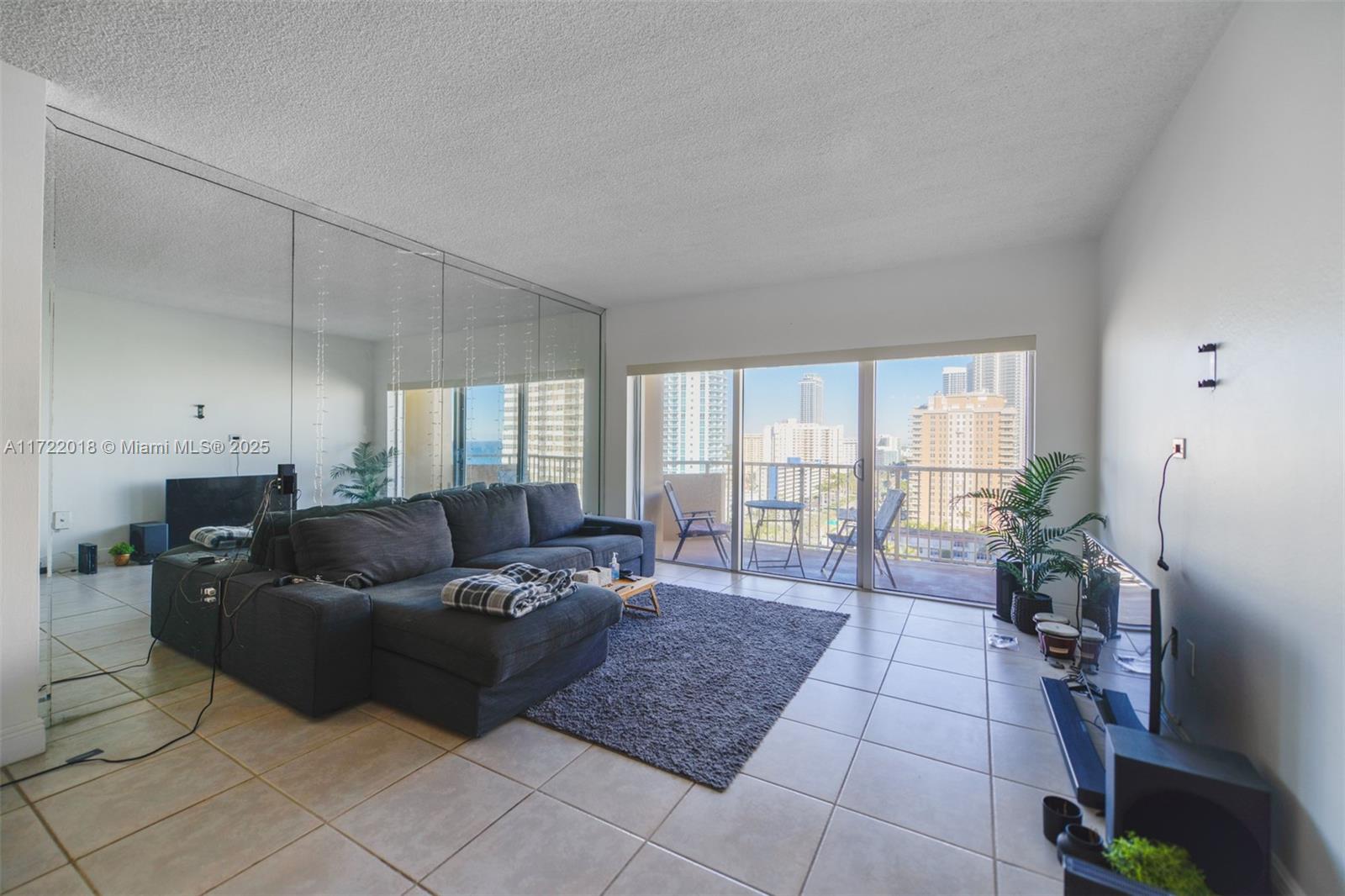 1980 S Ocean Dr 14M