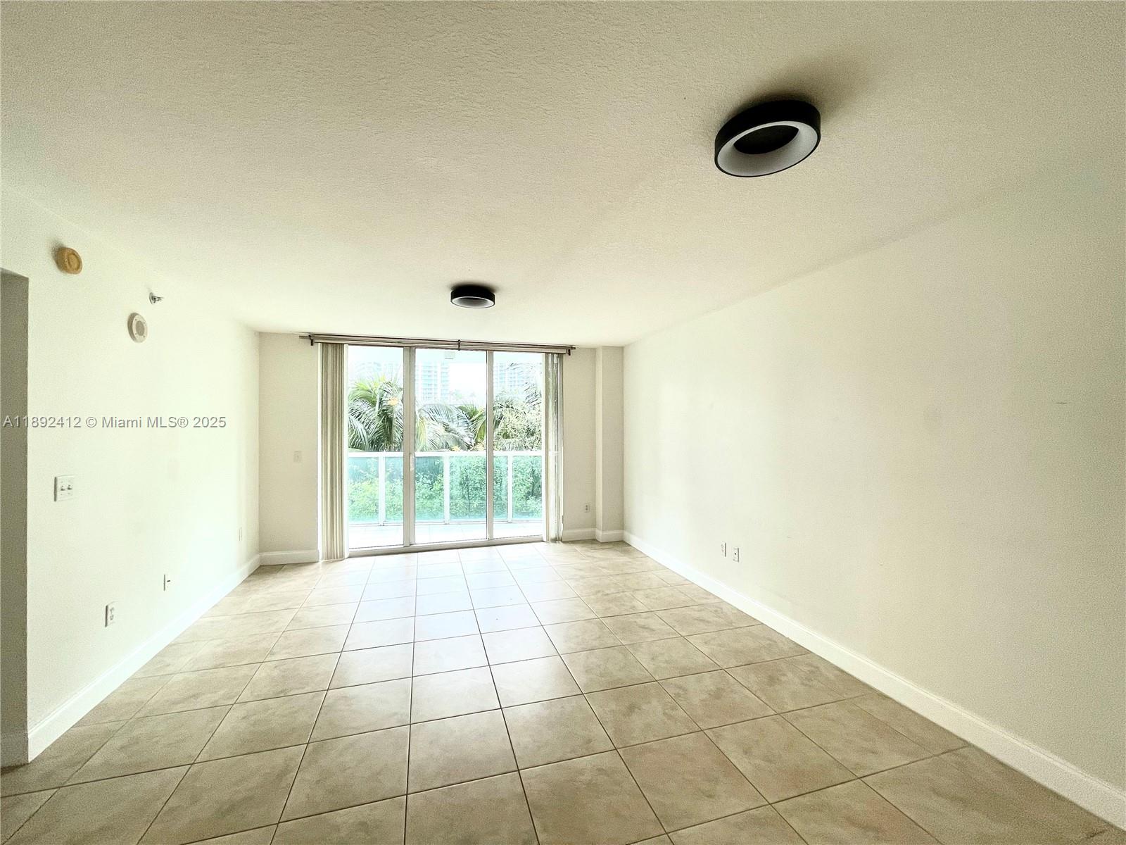 31 SE 5th St 405