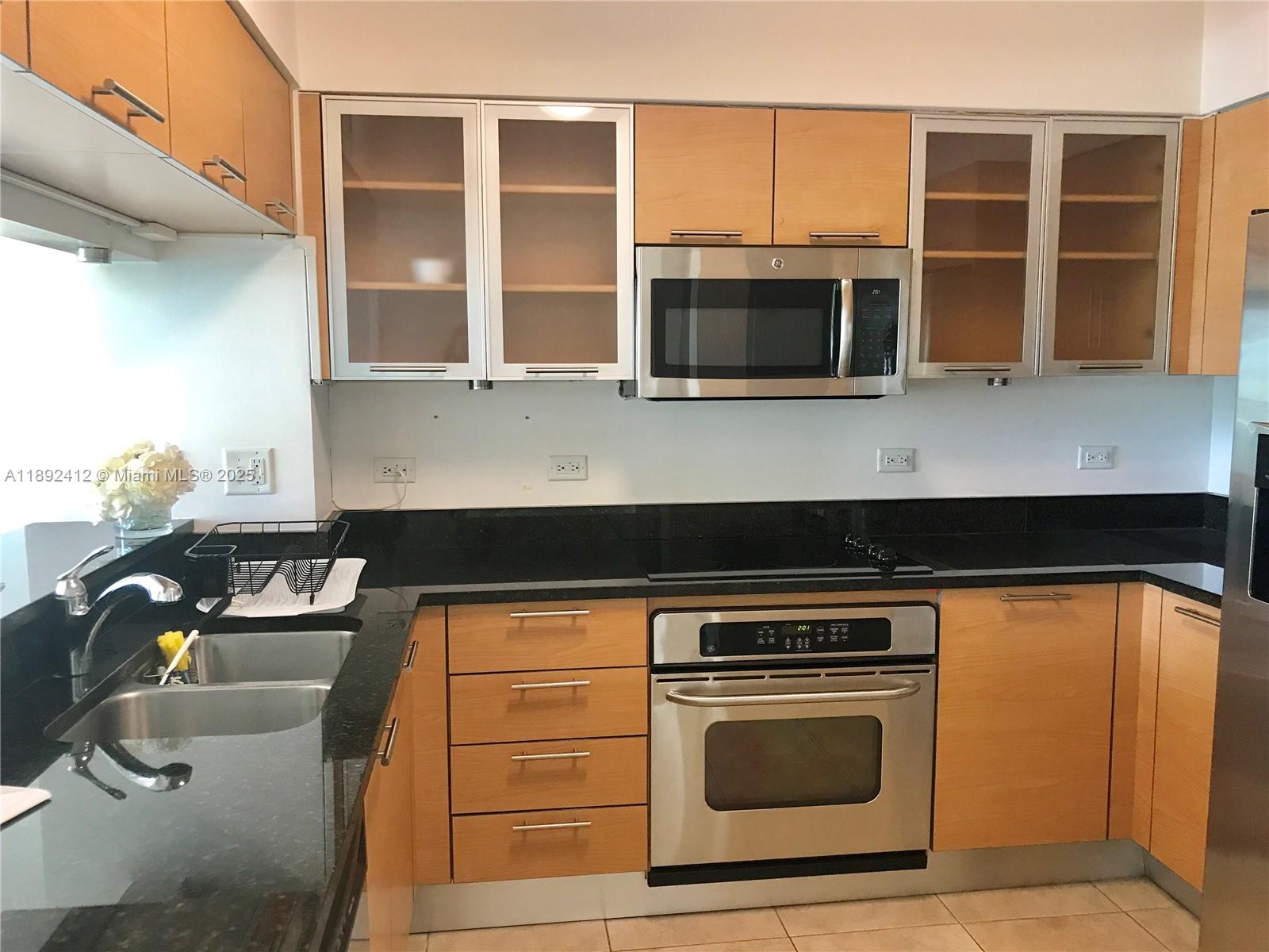 31 SE 5th St 405