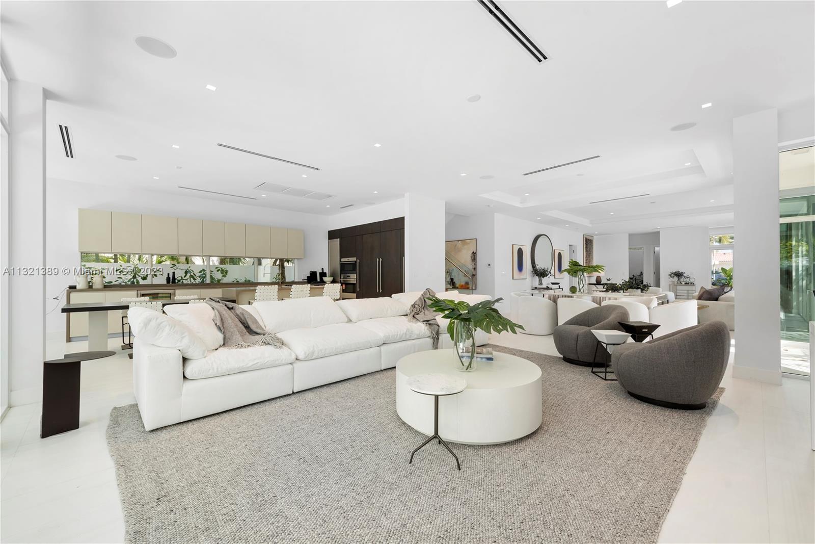 GOLDEN BEACH SEC C - Residential