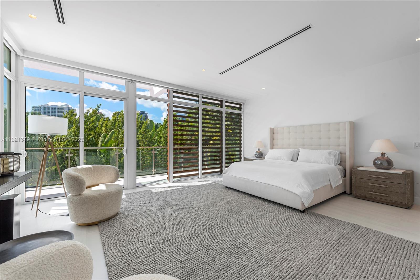 GOLDEN BEACH SEC C - Residential