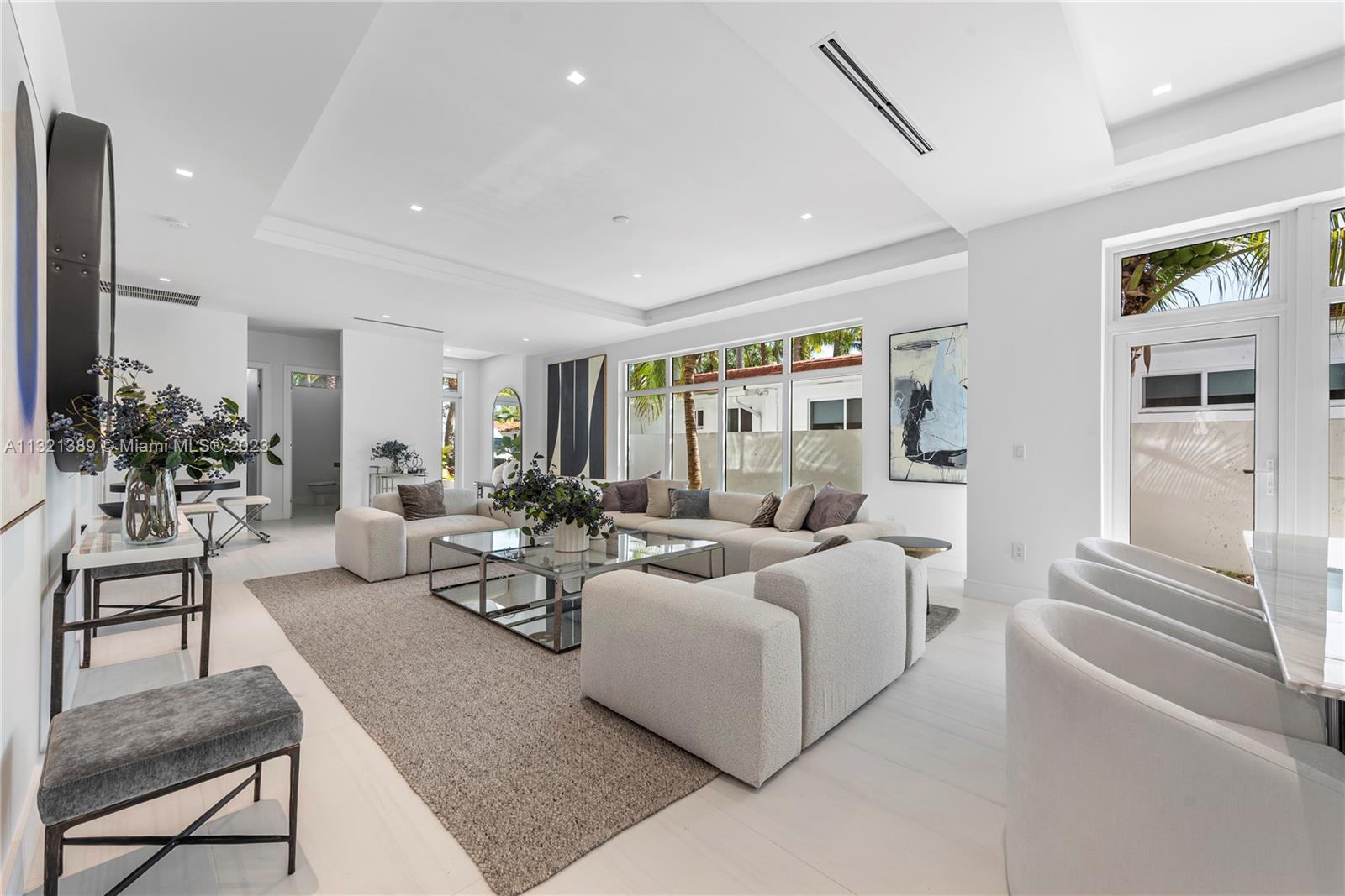 GOLDEN BEACH SEC C - Residential