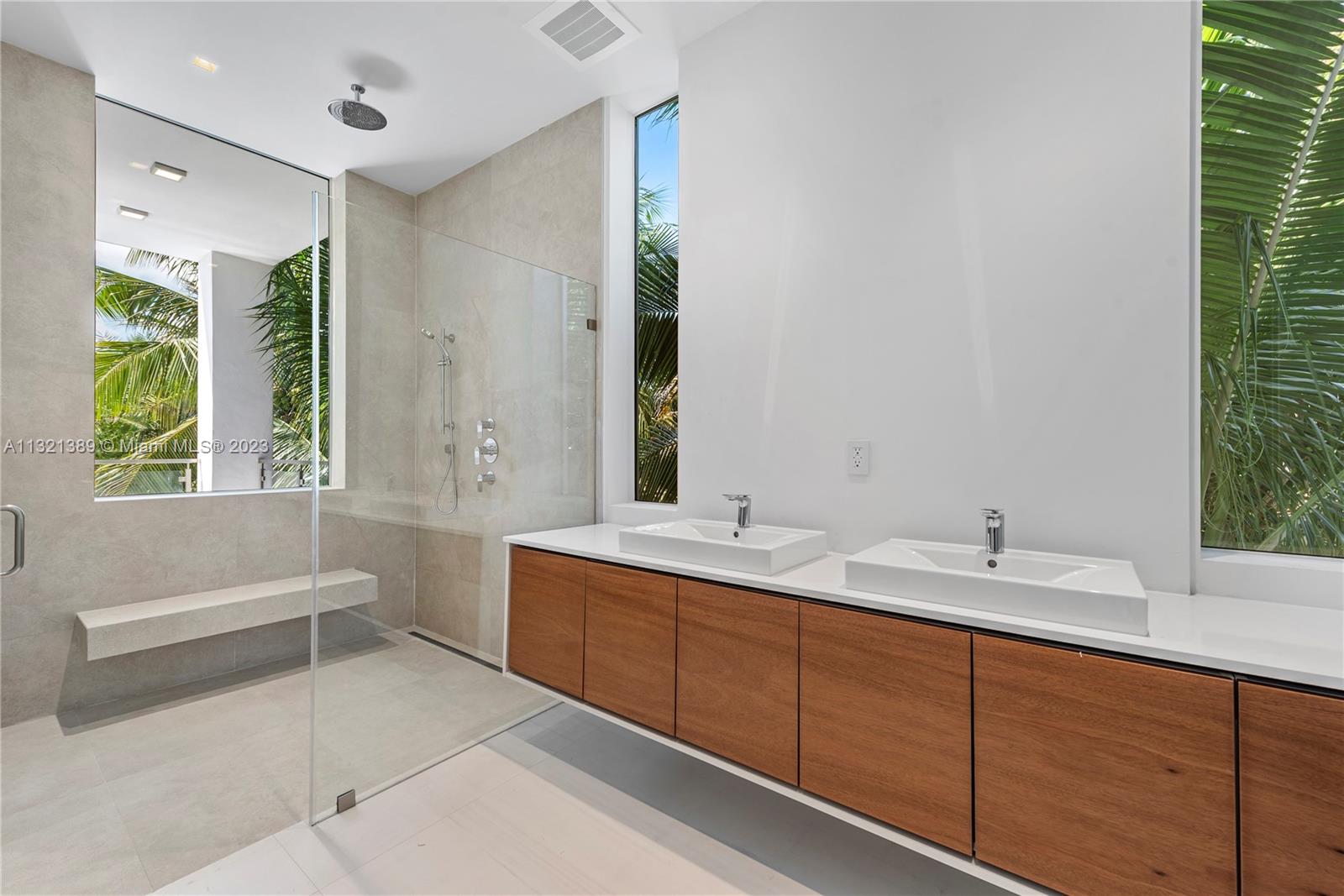 GOLDEN BEACH SEC C - Residential