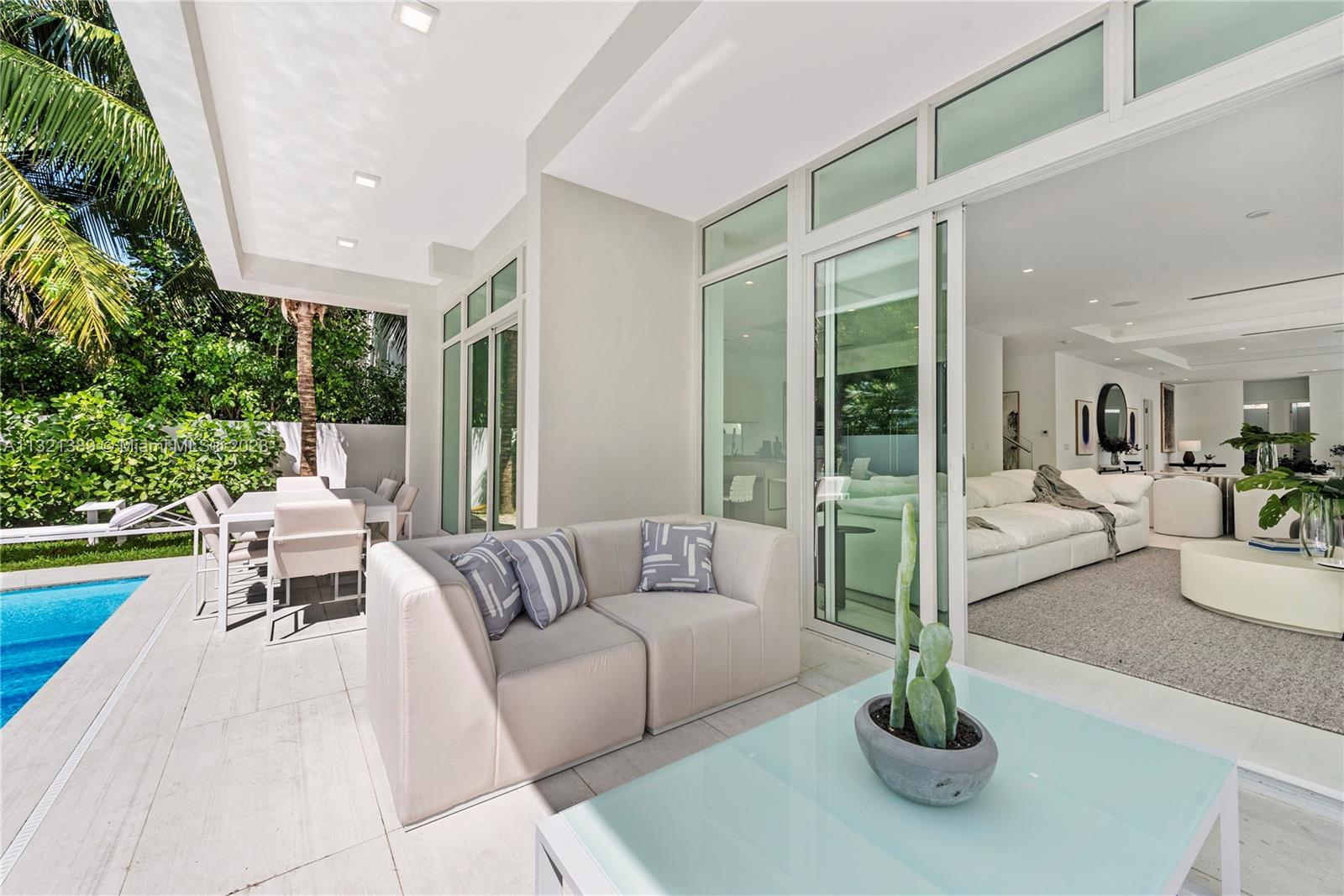 GOLDEN BEACH SEC C - Residential