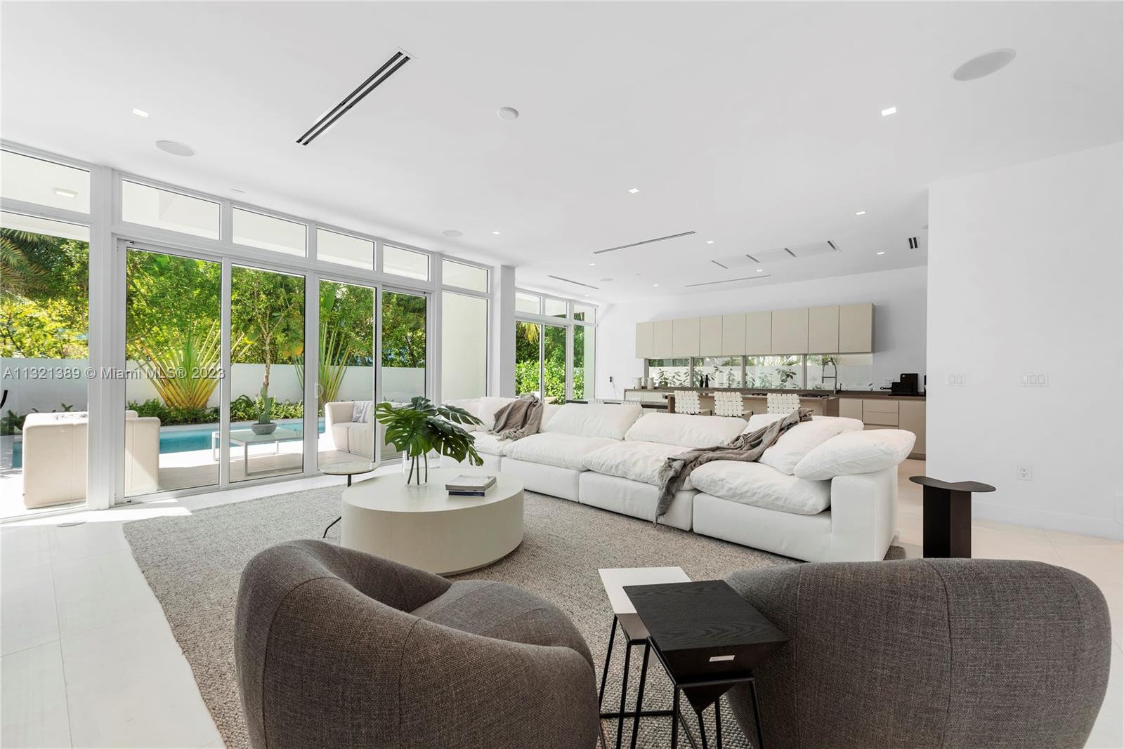 GOLDEN BEACH SEC C - Residential