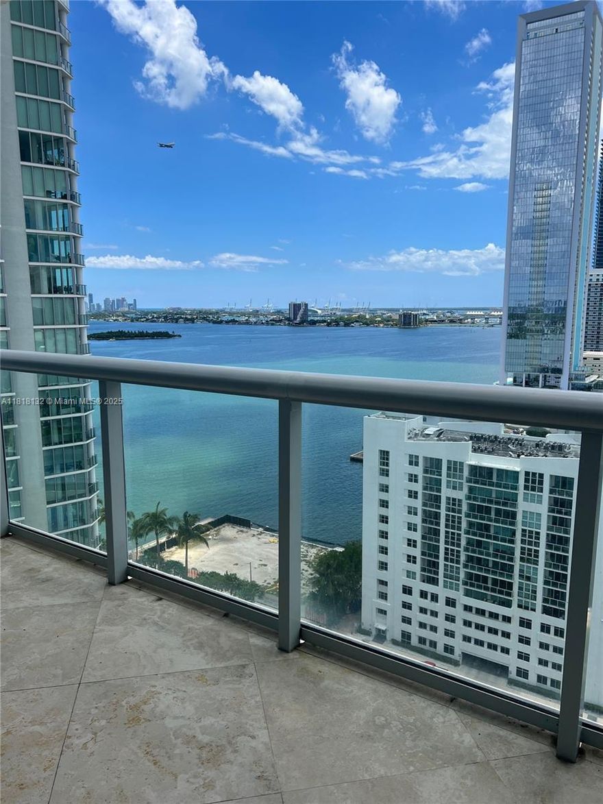 This spacious unit feature 2beds 2bath, floor to ceiling windows, breathtaking views of the bay and city skyline from a spacious private balcony. This condo has amazing amenities and security 24 hours. Located in one of Miami most vibrant neighborhoods, minutes from Miami Beach, Wynwood, Design District and Brickell. Easy access to shopping. dining, arts, nightlife.