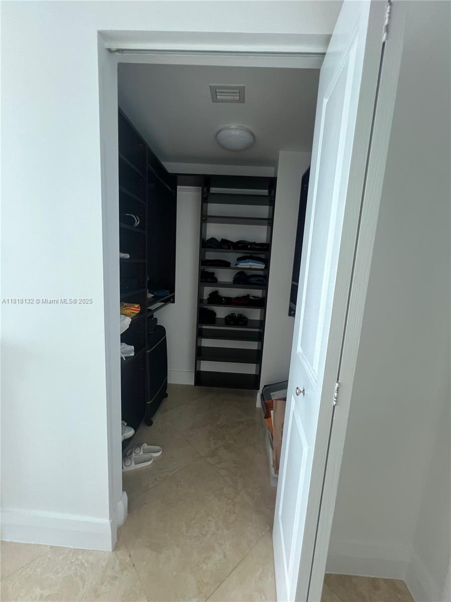 PLATINUM CONDO - Residential Lease