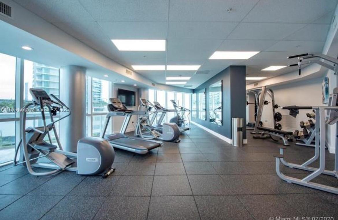 PLATINUM CONDO - Residential Lease