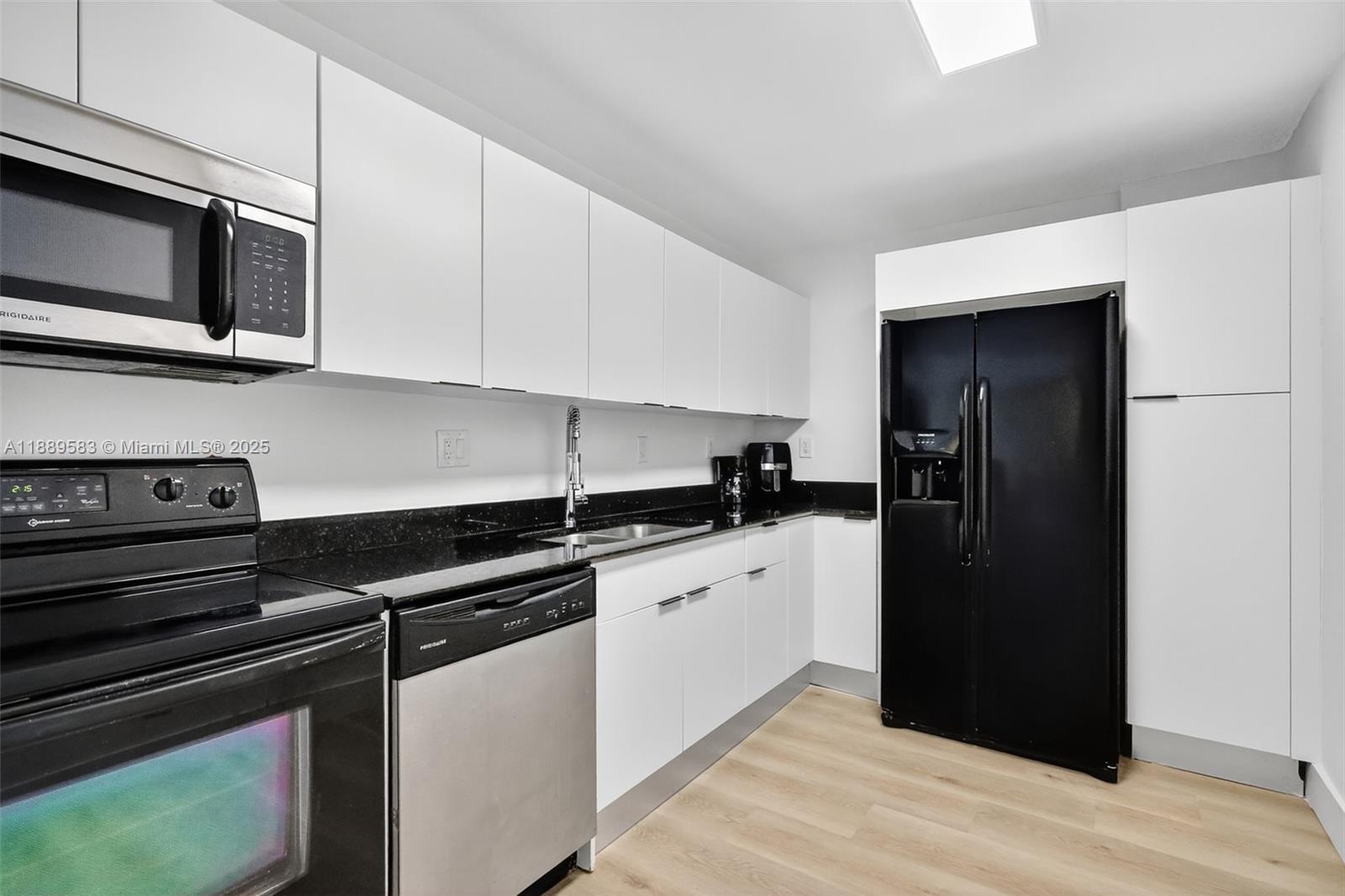 Residences on Hollywood - Residential Lease