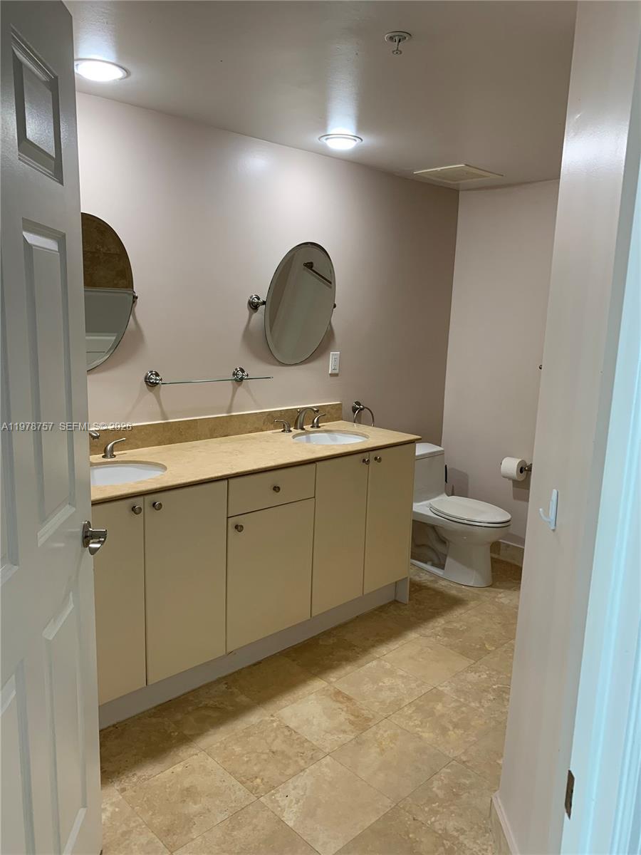 DUO CONDOMINIUM WEST - Residential