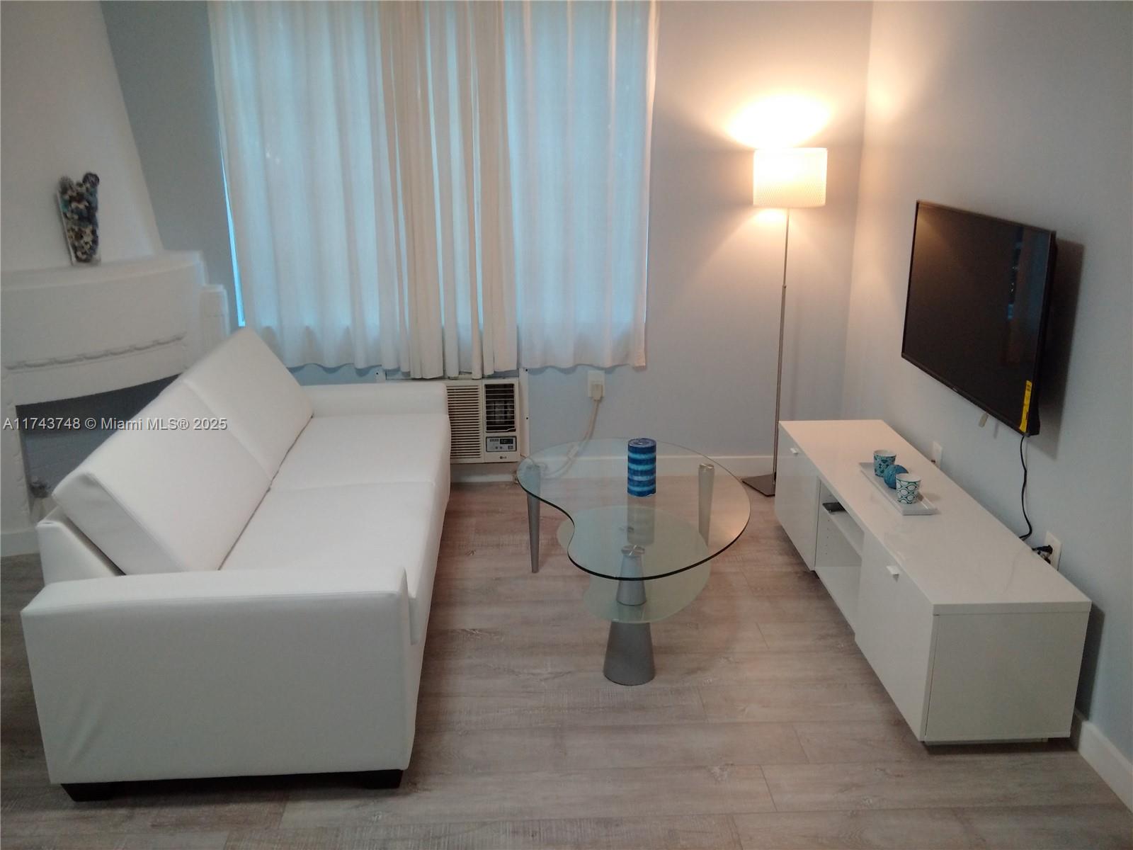 1525 Meridian Ave 104
