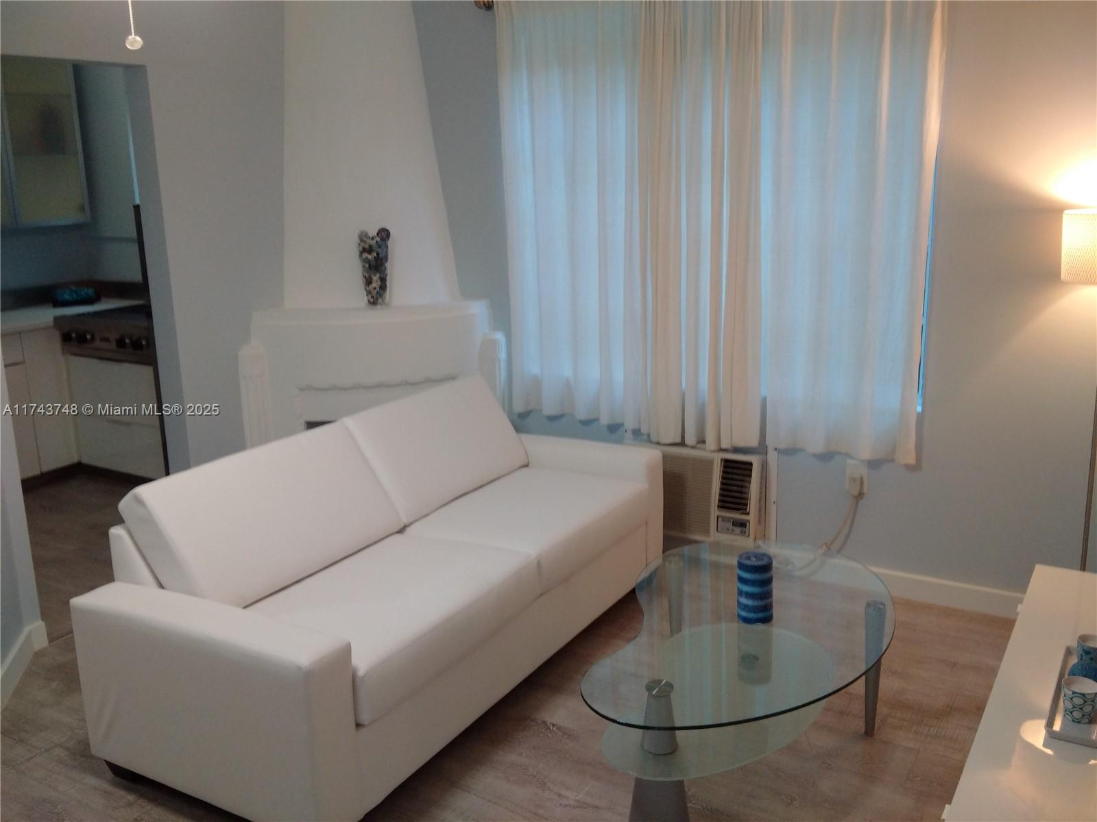 1525 Meridian Ave 104
