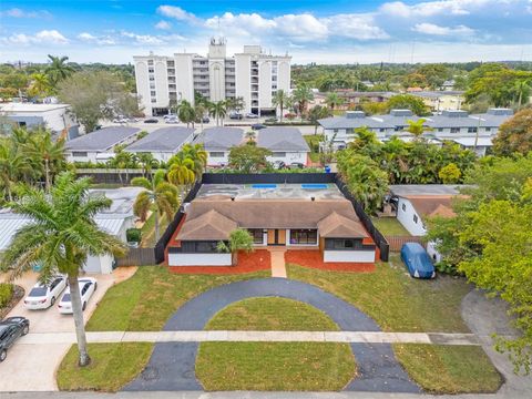 Photo of 5230 Tyler St, Hollywood, FL 33021 (MLS # A11914036)