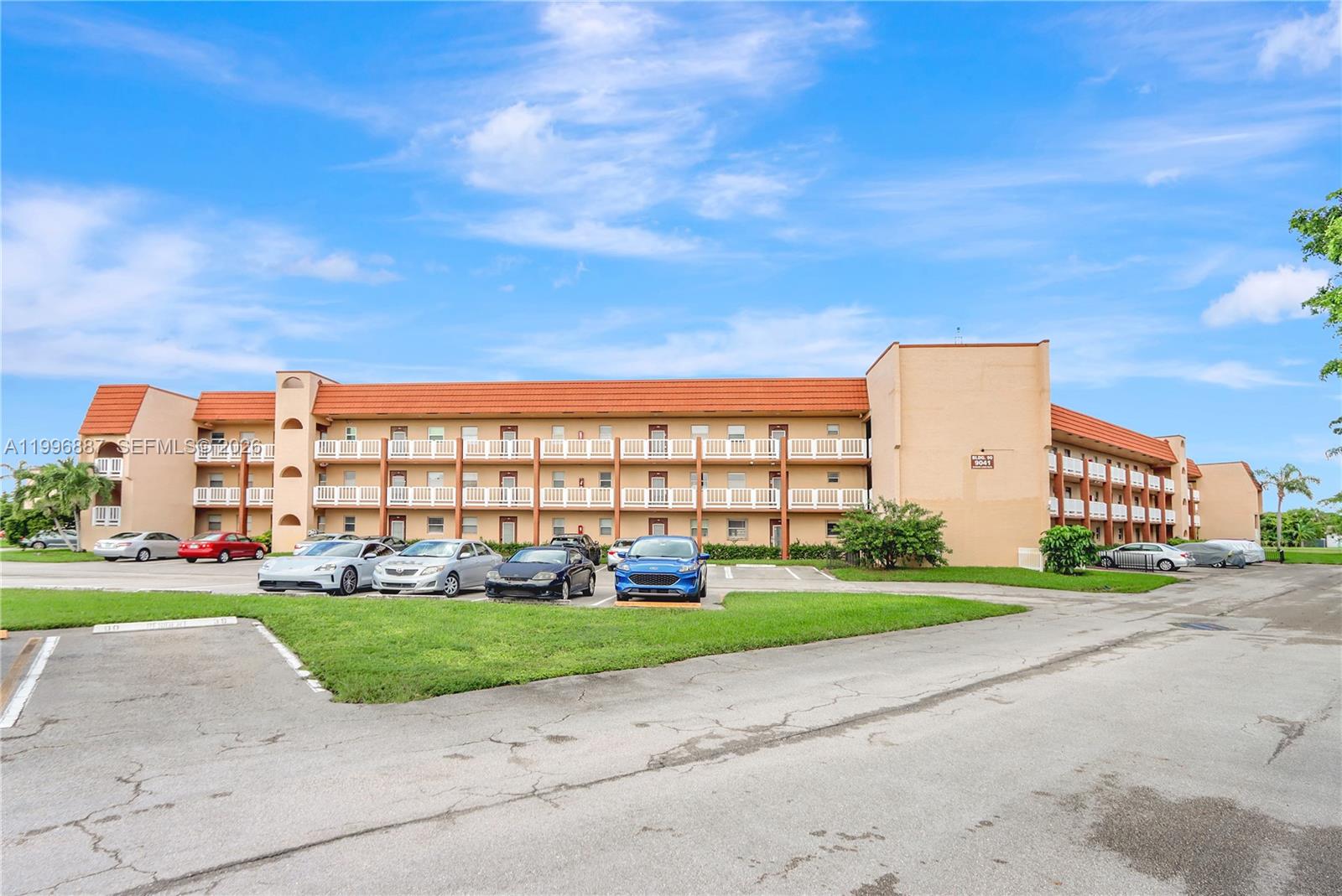 SUNRISE LAKES 90 CONDO - Residential