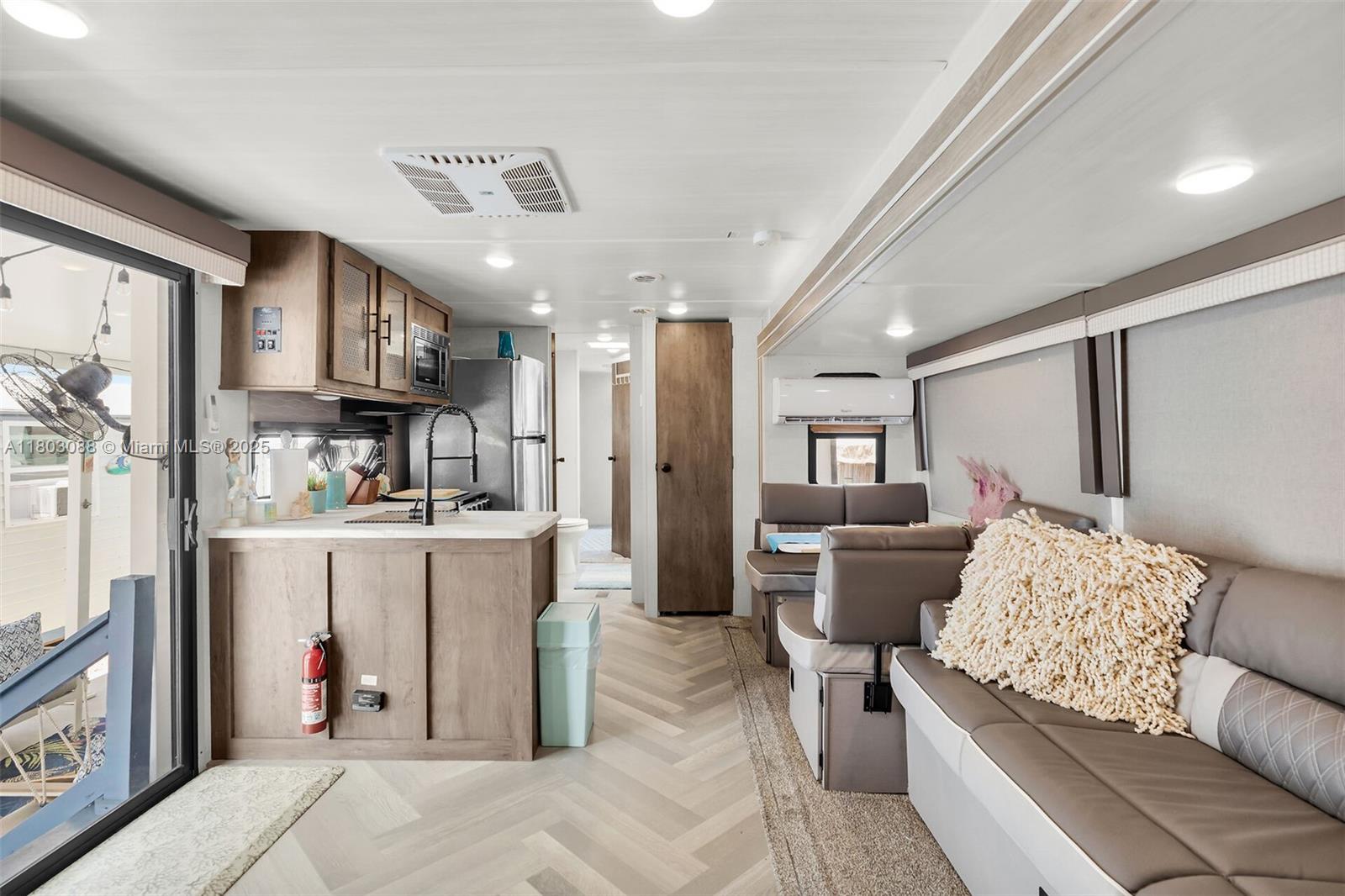 CALUSA CAMPGROUND - Residential