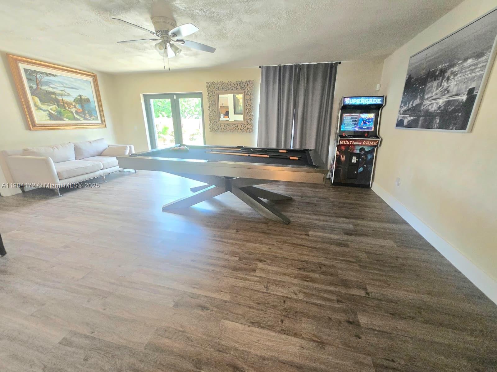 DEVON AIRE ESTATES SEC 3 - Residential