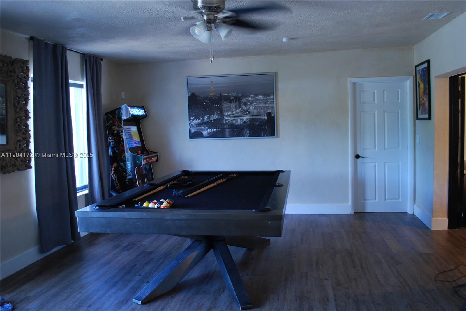 DEVON AIRE ESTATES SEC 3 - Residential