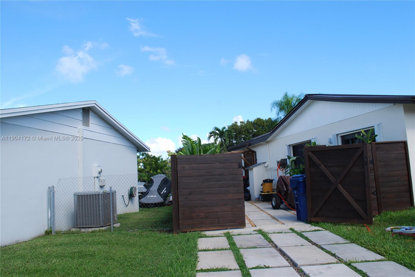 DEVON AIRE ESTATES SEC 3 - Residential