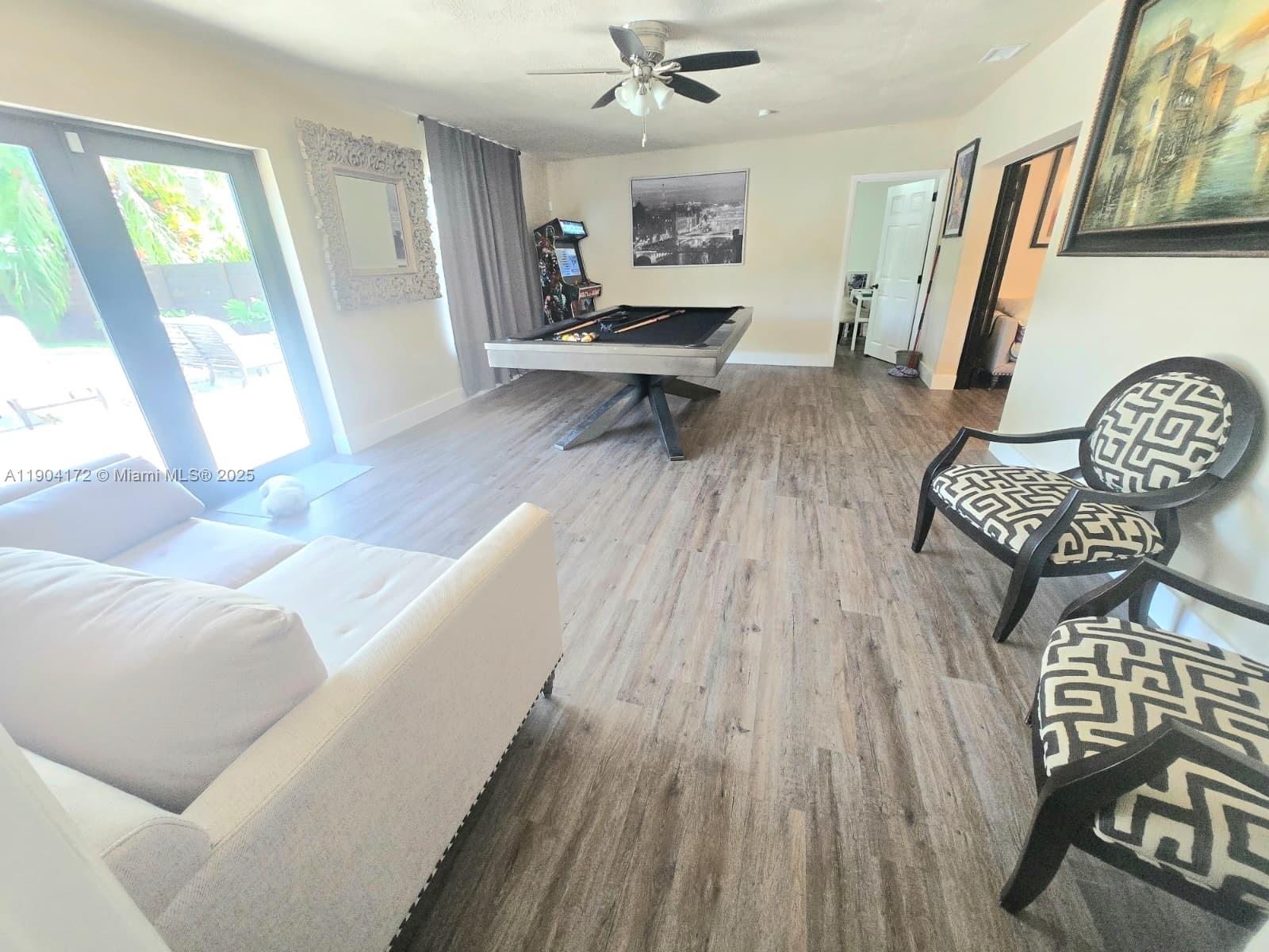 DEVON AIRE ESTATES SEC 3 - Residential