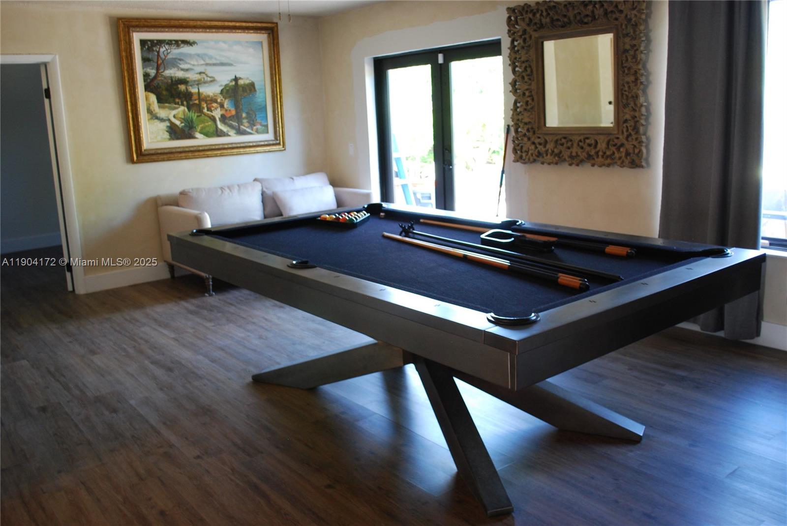 DEVON AIRE ESTATES SEC 3 - Residential