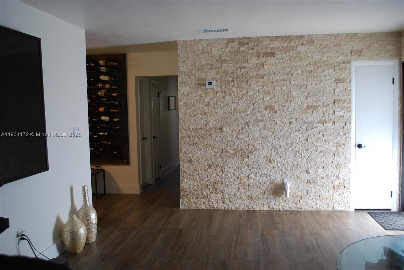 DEVON AIRE ESTATES SEC 3 - Residential